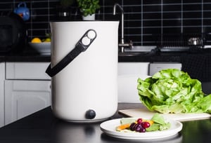 gospodinjski kompostnik_Kompostiranje na kuhinjskem pultu